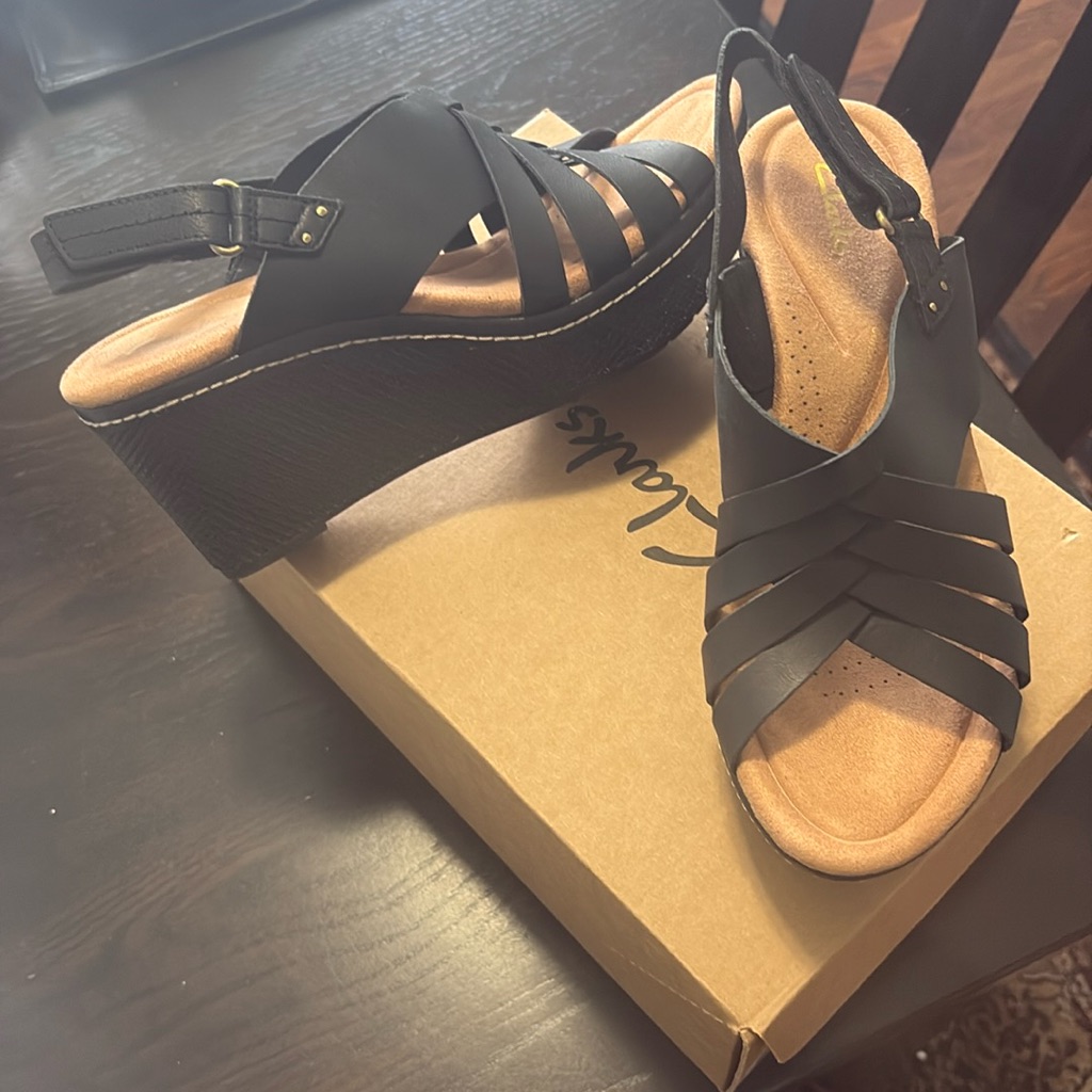 Clarks Women's, Elleri Grace Sandal - New In Box Size 7 1/2